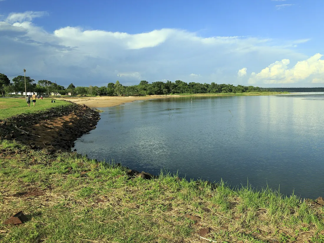 Costanera de Hernandarias sobre el lago de Itaipú, en el Alto Paraná paraguayo